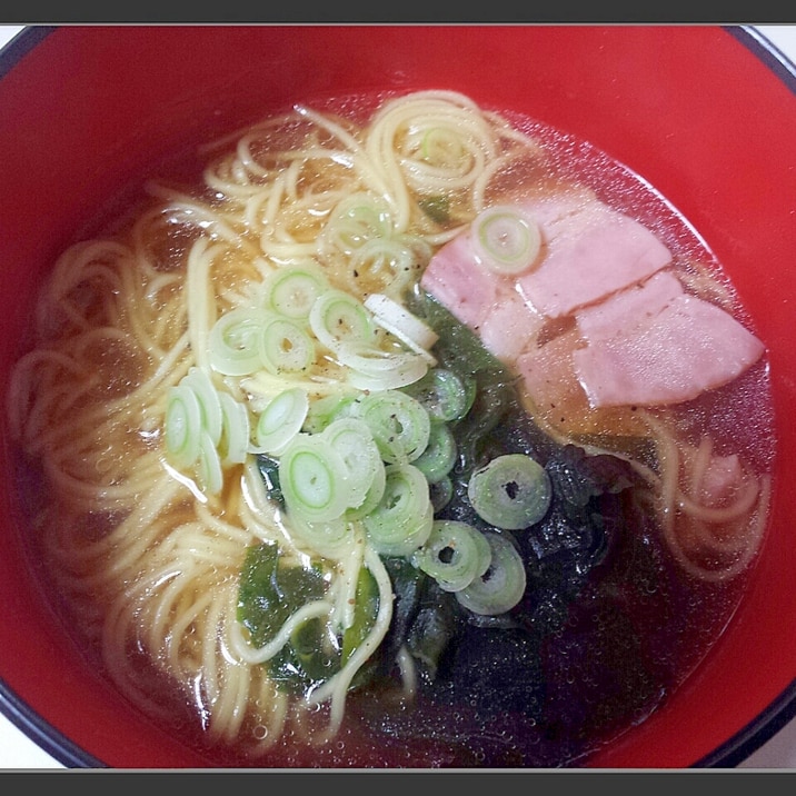 ベーコンで醤油ラーメン